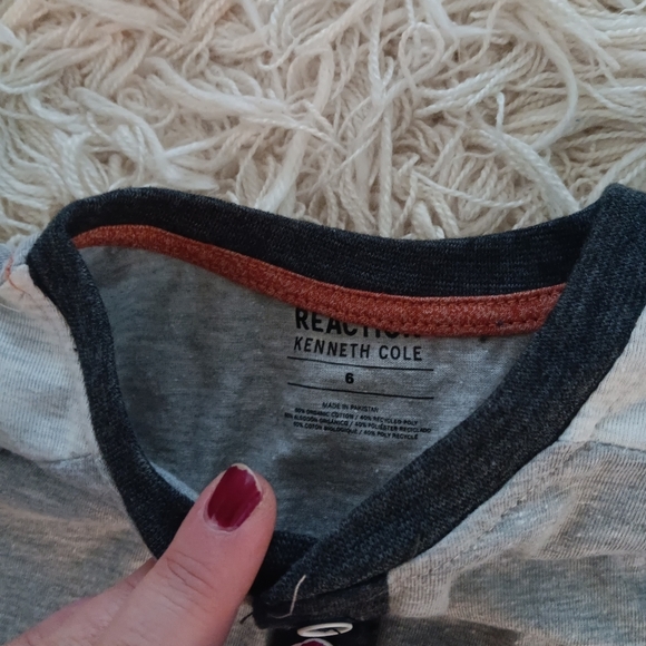 Kenneth Cole Reaction Boys Color Block Gray T Shirt Size 6 NWT - Picture 4 of 6
